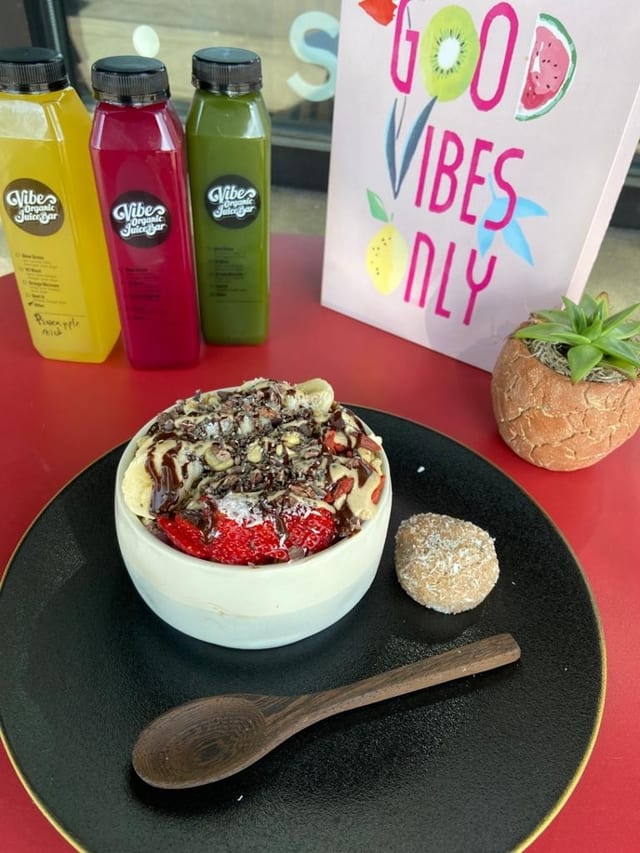 Deluxe Acai Bowl.